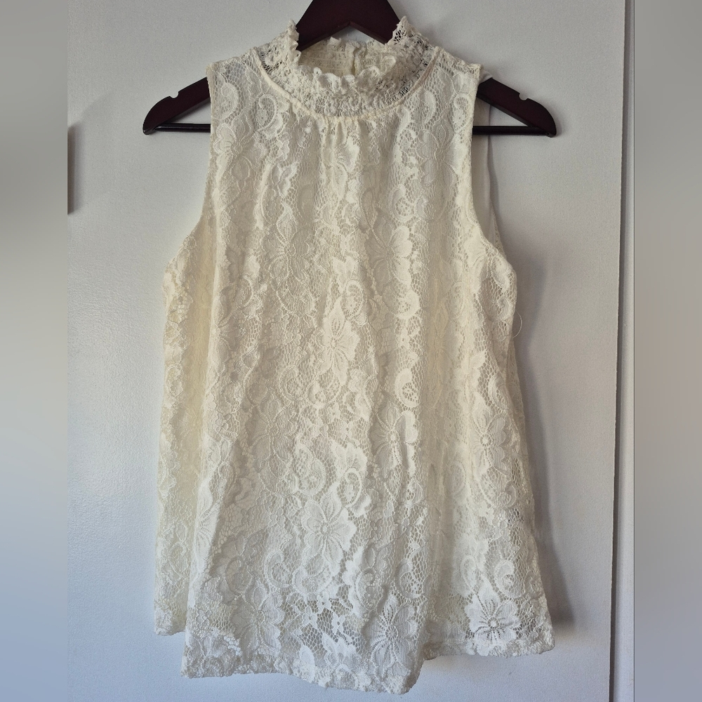 Cable & Gauge Cream Lace Mock Neck Sleeveless Blouse